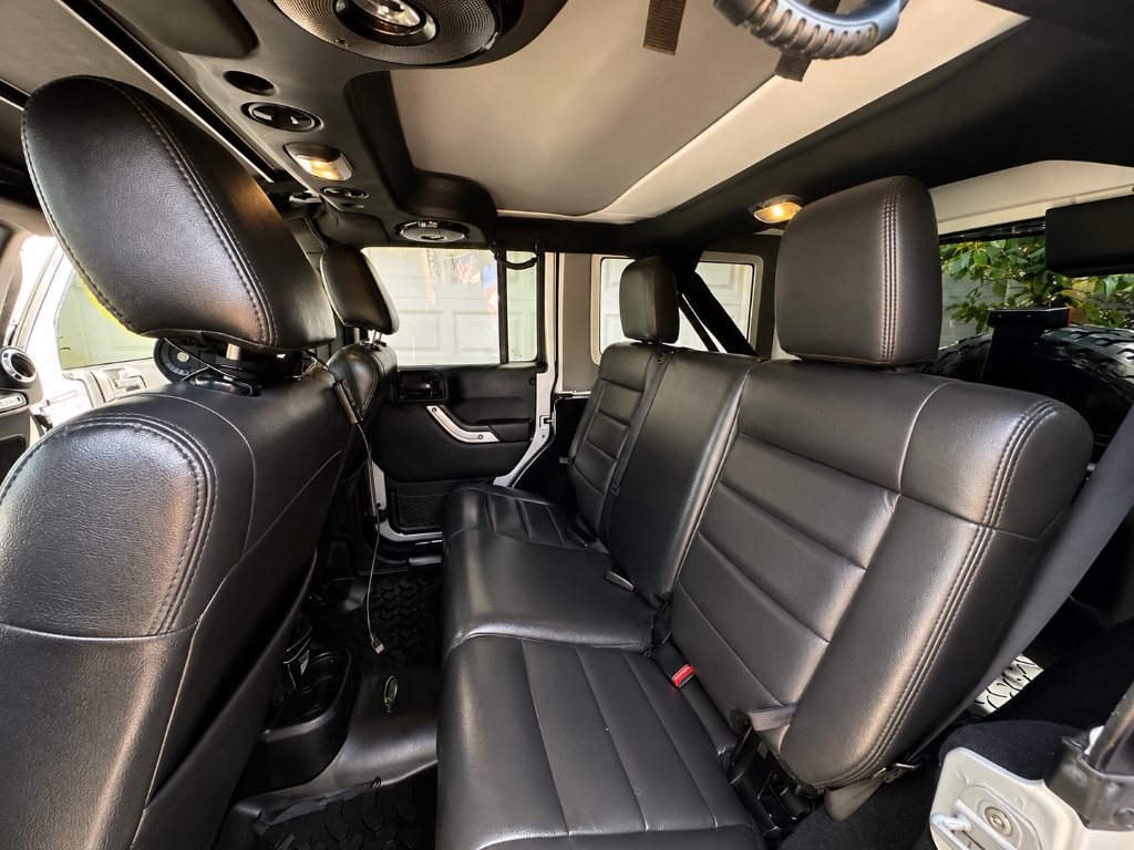 2012 Jeep Wrangler Unlimited Rubicon - Photo 11