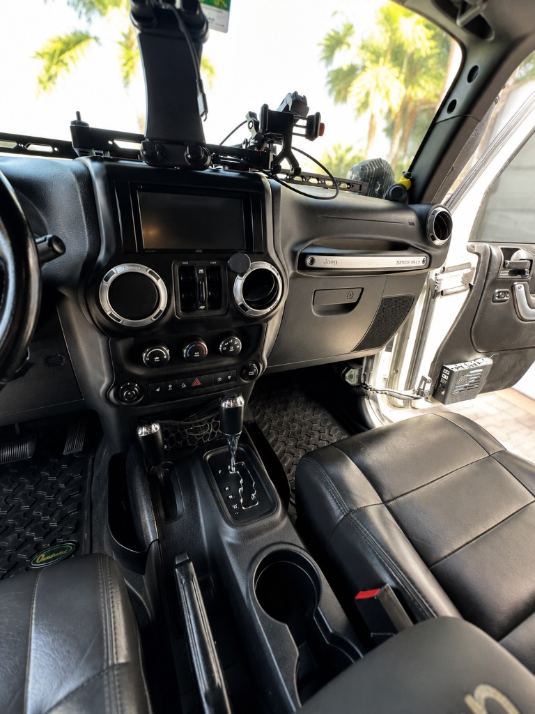 2012 Jeep Wrangler Unlimited Rubicon - Photo 7