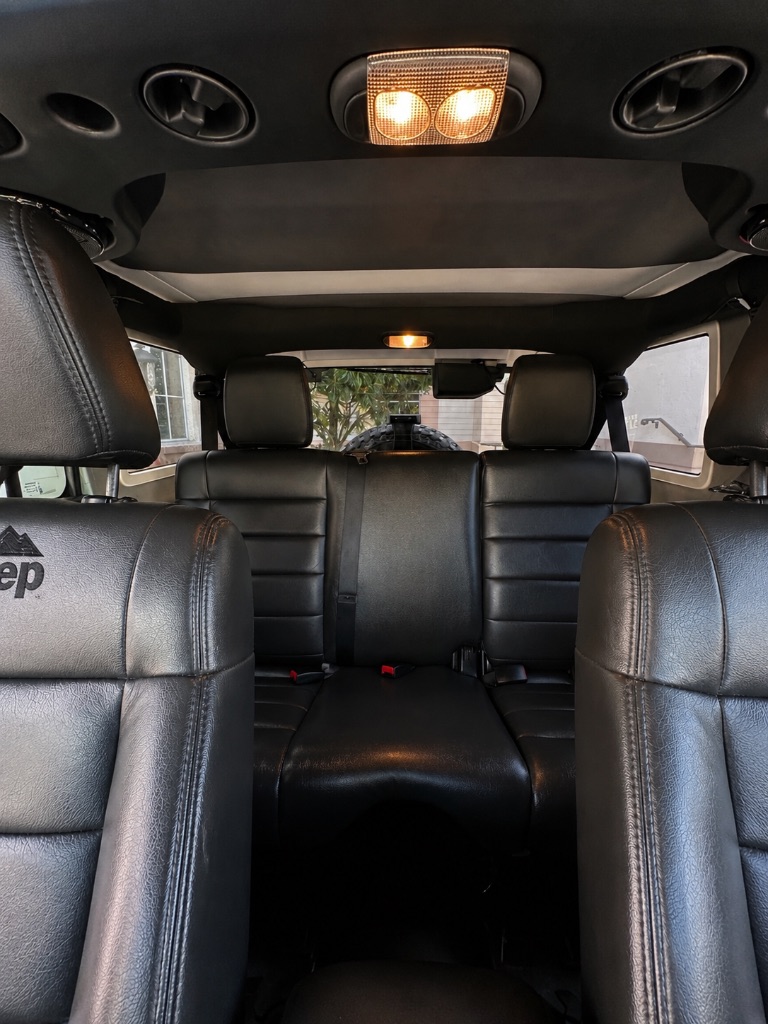 2012 Jeep Wrangler Unlimited Rubicon - Photo 8